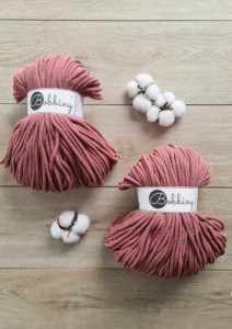 BOBBINY - SZNUREK PLECIONY - 5 MM "PIWONIA” 