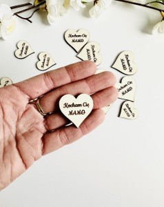 Drewniane serduszko 3 cm „Kocam Cię mamo”