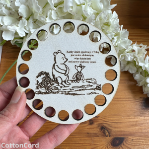 Biała baza okrągła 10 cm, podkładka pod kubek  wzór 67 Kubuś Puchatek