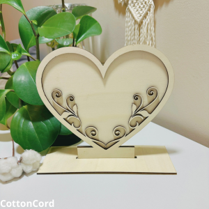 Drewniana ramka stojąca serce 20 cm 