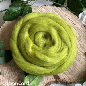 Wełna czesankowa JASNA ZIELEŃ 50 gr 