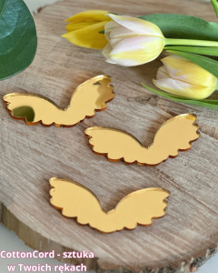 Złote skrzydła z lustrzanej pleksi  8 cm X 4,5 cm wzór Anielskie 82