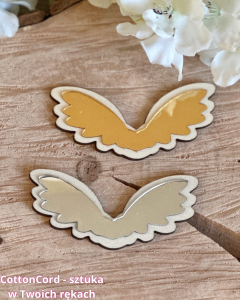 Drewniane skrzydła ze złotą lub srebrną lustrzaną plexi – 8 x 4,5 cm wzór 82