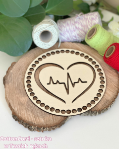 DREWNIANA BAZA OKRĄGŁA 18 CM, BAZA DO KOSZYCZKA serce  EKG wzór 88