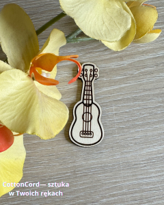 Scrapka ze sklejki – gitara 3 x 7 cm