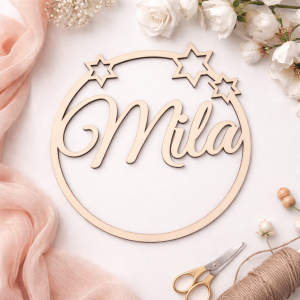 Personalizowana Obręcz z Imieniem 30 cm – Drewniana Dekoracja z Gwiazdkami