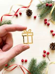 Złoty prezencik z lustrzanej pleksi 3 cm – świąteczna ozdoba DIY | Dekoracja Boże Narodzenie  świąteczna | Dekoracja DIY (1)