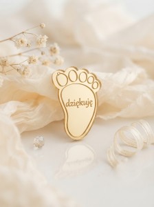 Personalizowana zawieszka dziecięca stópka ze złotej lustrzanej pleksi – 4 cm